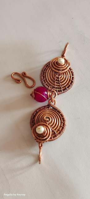 Free Jewelry Tutorial for Wire Wrap Locket Pendant