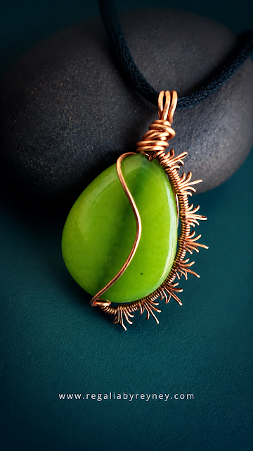 The Starburst Pendant Everyone Wants to Make!   Intermediate Wire Weaving