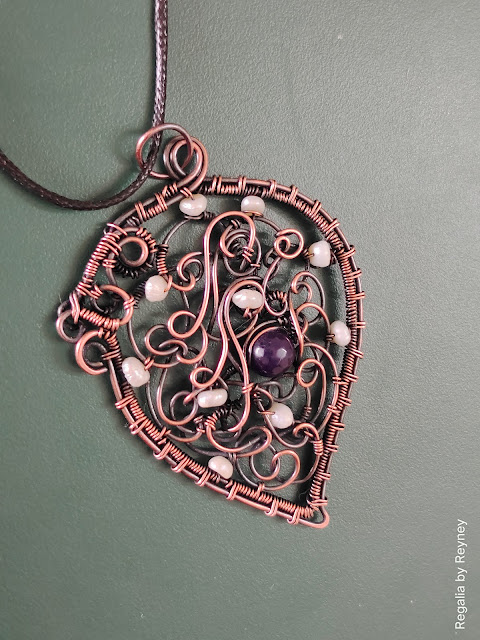 Free Jewelry Tutorial for a Wire Wrap Chaos Pendant