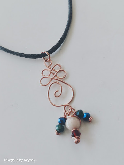 Free Jewelry Tutorial for a Wire Wrap Filigree Pendant