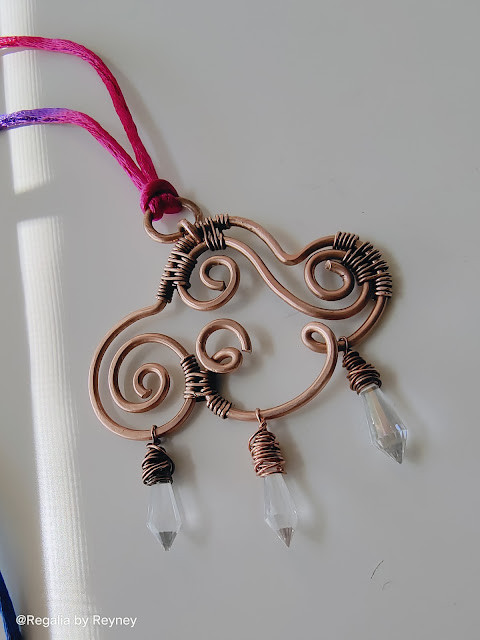 Free Jewelry Tutorial for a Wire Wrap Rain Cloud